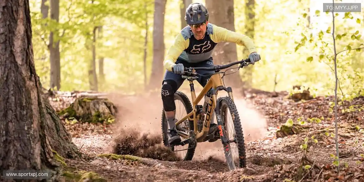 专业扑克游戏中心:高清音效沉浸体验,让每一局都像在现场